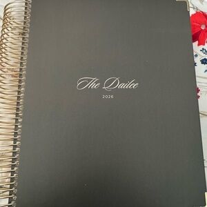 The Dailee 2026 Planner with Gold Spiral